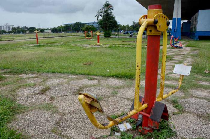 Ciudad Deportiva Abandono recorrido por instalaciones y su estado de deterioro.
