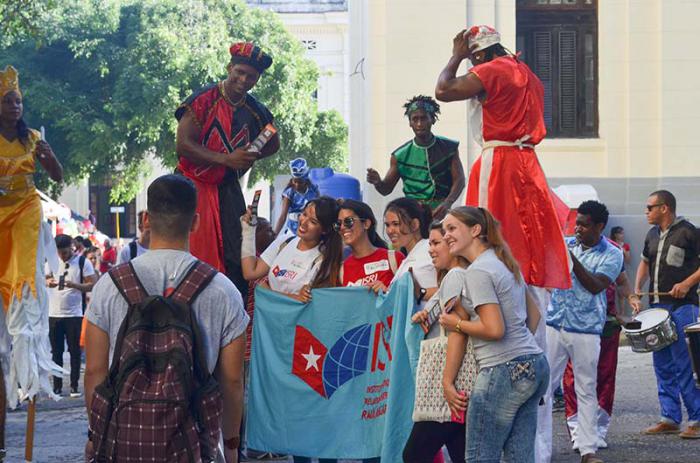 Avispero contra el Bloqueo en la Universidad de La Habana.