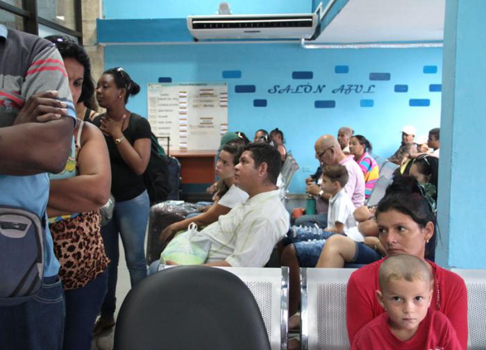 Terminal de Ómnibus Nacionales, salón de espera de viajes a Pinar del Río.
