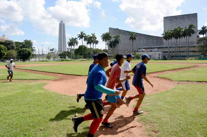 Trabajo sobre el tratamiento y condiciones de los estadios de beisbol en la habana terreno del DESA plaza