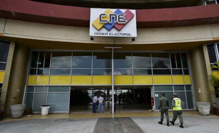 Según el anuncio del CNE, la disposición de aplazar el ejercicio responde a las órdenes de los tribunales de los estados Aragua, Bolívar, Monagas, Cara­bobo y Apure. 
