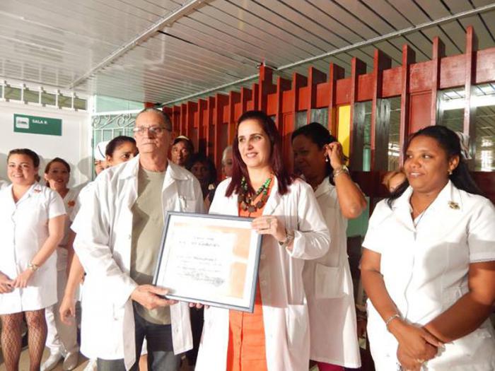 El Instituto de Nefrología cuenta hoy con una nueva área para la atención a los pacientes y ha sido ratificado como colectivo moral.