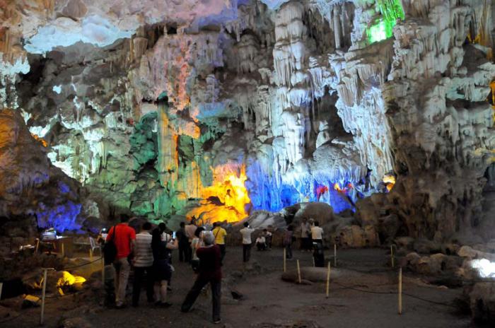 Bahia de Halong en la provincia Quanag Ninh en Viuet Nam.