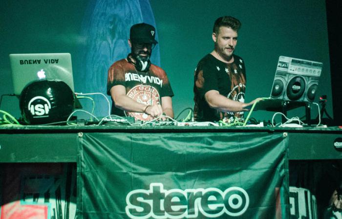 El duo de Djs españoles Chus + Ceballos en Fábrica de Arte Cubano (FAC).