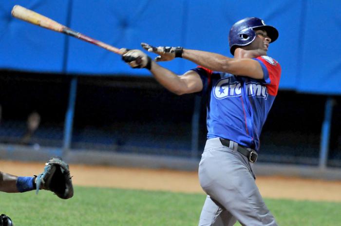 Serie-55-Beisbol-Granma Guillermo Aviles