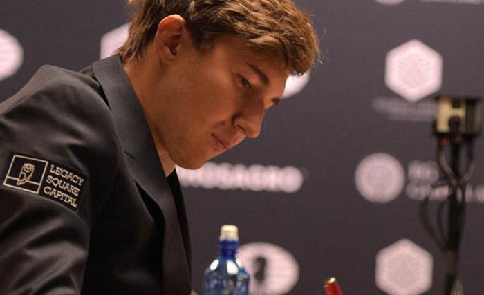 el ruso Sergey Karjakin (2 772) al noruego Magnus Carlsen (2 853) en la disputa por la corona absoluta del ajedrez