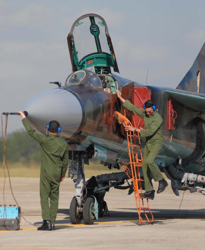 Brigada de Aviación de la Guardia Playa Girón Orden Antonio Maceo