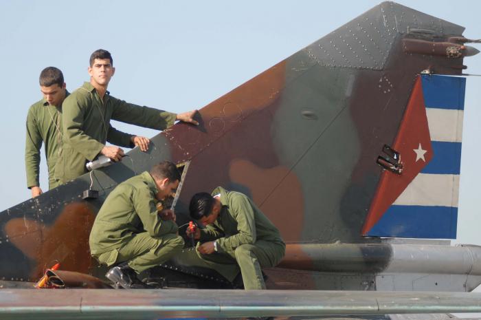 Brigada de Aviación de la Guardia Playa Girón Orden Antonio Maceo