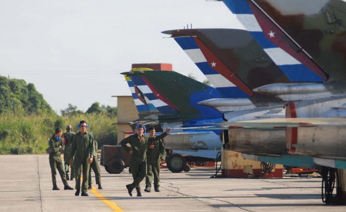 Brigada de Aviación de la Guardia Playa Girón Orden Antonio Maceo