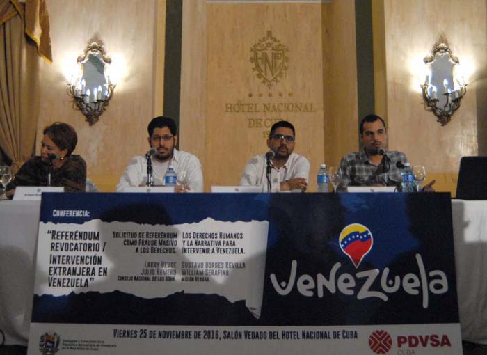 Conversatorio sobre Venezuela. Hotel Nacional. Willian Serafino, Gustavo Borges y Julio Romero (Panelistas)
