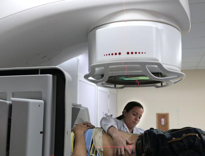Instituto Nacional de Oncología y Radiobiología. Departamento de radioterapia, acelerador lineal.