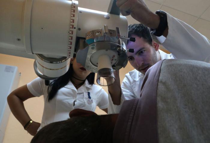 Instituto Nacional de Oncología y Radiobiología. Departamento de radioterapia. Equipo de ortovoltaje 