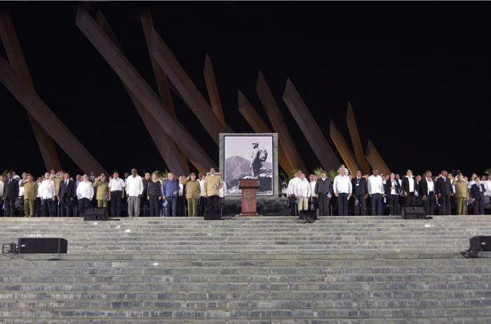 Acto de masas en homenaje póstumo al Comandante en Jefe Fidel Castro en la Plaza de la Revolución Mayor General Antonio Maceo de Santiago de Cuba.
