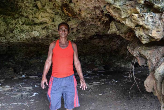 Juan Carlos lópez Durán, de Maisí, estuvo refugiado en una cueva durante el paso del huracán Matthew, Maisí, Guantánamo.
