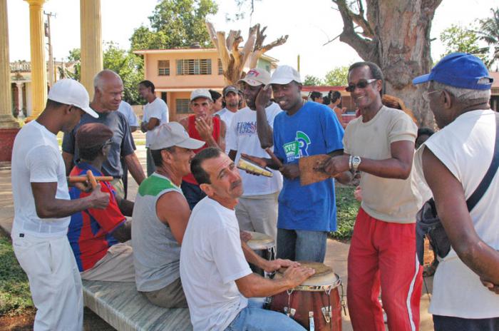 Rumba en el parque de Aguacate