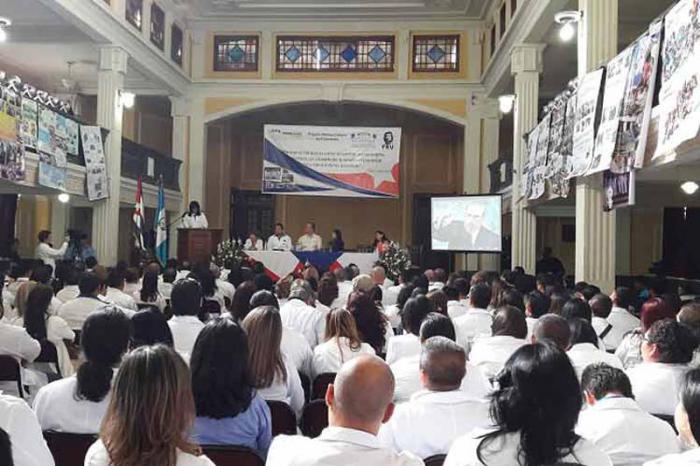 Durante el encuentro, los médicos egresados de la ELAM manifestaron su afecto y respeto por Fidel
