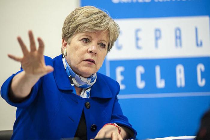 En rueda de prensa, la secretaria ejecutiva de la Cepal, Alicia Bárcena, admitió que todo el mundo tiene expectativas sobre la postura que asumirá Estados Unidos frente a la región latinoamericana. foto: pl