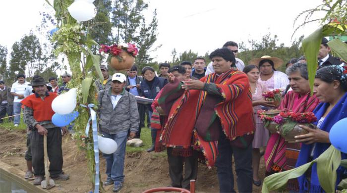 El Gobierno de Evo Morales ha entregado un millón 400 000 títulos de tierras a los campesinos e indígenas de Bolivia. 