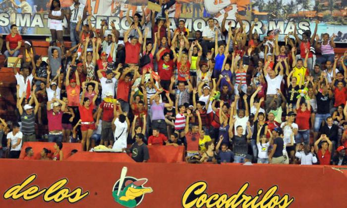 La afición aplaude y apoya la iniciativa matancera sobre su mascota. 
