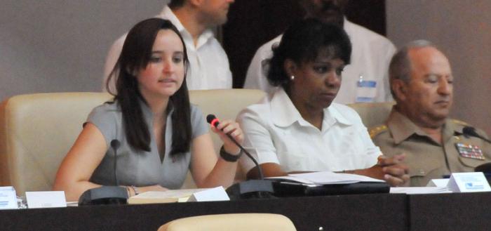 Asamblea Nacional  Octavo período ordinario de sesiones VIII Legislatura. Presidida por el general de ejército Raúl Castro Ruz, presidente de los Consejos de Estado y de Ministros y Primer secretario del Comité Central del Partido.  (foto Jorge Luis Gonzàlez) 27-12-16 ANPP32N9 Jennifer Bello Martínez, presidenta nacional de la FEU.