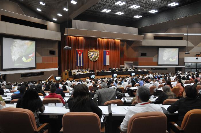 ANPP,  Octavo período ordinario de sesiones VIII Legislatura, presidida por el general de ejército Raúl Castro Ruz, presidente de los Consejos de Estado y de Ministros y Primer secretario del Comité Central del Partido.