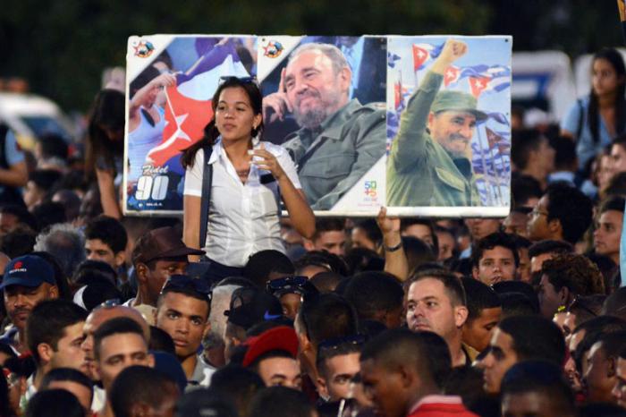 El pueblo de Cuba rinde tributo al Comandante en jefe Fidel Castro en La Plaza de La Revoluciòn
