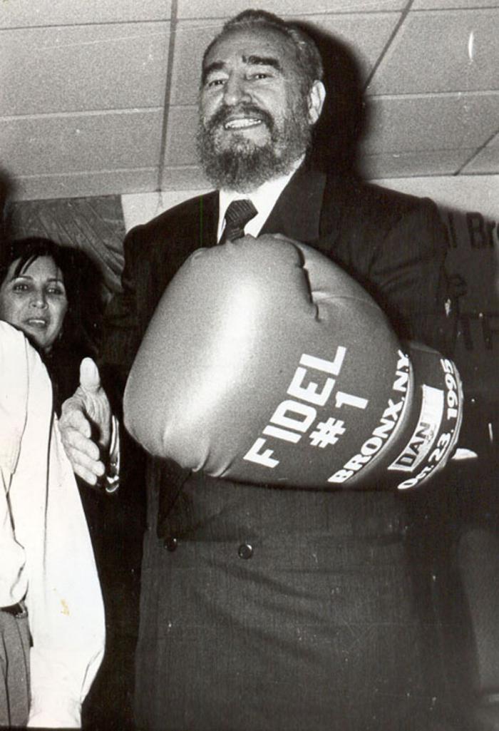 Bienvenida boricua en el Bronx a Fidel Castro Ruz-Nueva York
Foto: Liborio Noval 23/10/1995