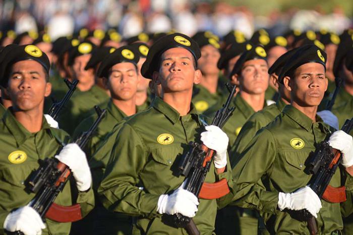 Desfile Militar por el Anviersario 60 de las FAR y Desembarco del Yate Granma