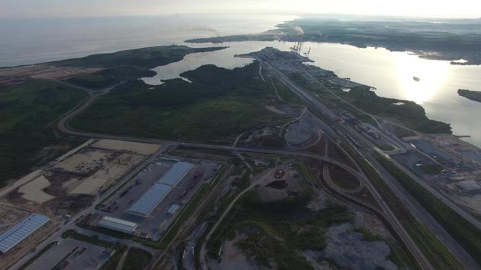 El desarrollo se está concentrando inicialmente en el área de 43,7 kilómetros cuadrados, ubicada al oeste de la bahía de Mariel y conocida como Sector A. 
