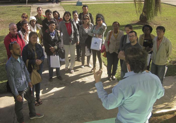 Centro Nacional de Biopreparados-Los jóvenes ocupan lugar destacado entre los investigadores.