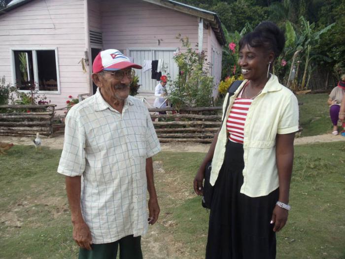 Reconoce el apoyo de Panchito y su comunidad en el cumplimiento de las tareas, Francisco Ramírez Rojas lidera la comunidad donde permanece una veintena de personas 