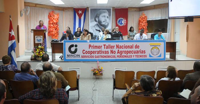 Taller Nacional de Cooperativas No Agrpecuoria con las palabras de clausura de Mary Blanca Ortega ministra de Comercio Exterior