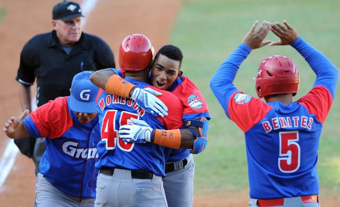 Serie-56-Play-Off-MTZ-GRM 7mo play GM pasa a la Final Jonron con bases llenas de Yoelquis CESPEDES
