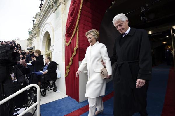 Hillary y Bill Clinton a su llegada al Capitolio.