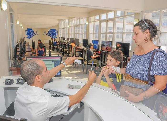 Festival tecnològico en el Centro recreativo Hola Ola con motivo del Aniversario del Natalicio de Josè Martì