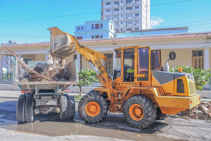 El litoral norte de la capital cubana se recupera hoy tras fuertes inundaciones costeras por penetraciones del Mar