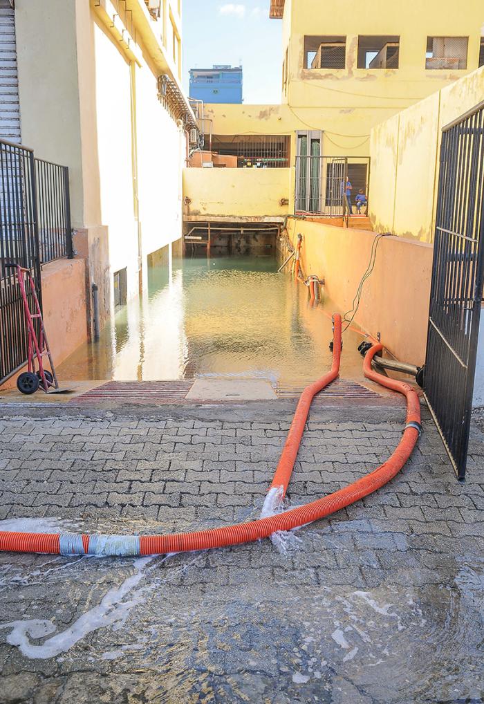 El litoral norte de la capital cubana se recupera hoy tras fuertes inundaciones costeras por penetraciones del Mar
