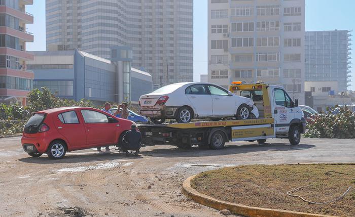El litoral norte de la capital cubana se recupera hoy tras fuertes inundaciones costeras por penetraciones del Mar