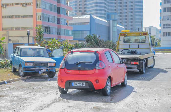 El litoral norte de la capital cubana se recupera hoy tras fuertes inundaciones costeras por penetraciones del Mar