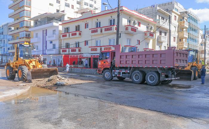 El litoral norte de la capital cubana se recupera hoy tras fuertes inundaciones costeras por penetraciones del Mar