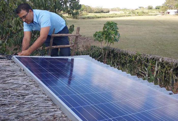 Los paneles solares comienzan a ser comunes  en viviendas rurales holguineras distantes de las redes del Sistema Electro-energético Nacional