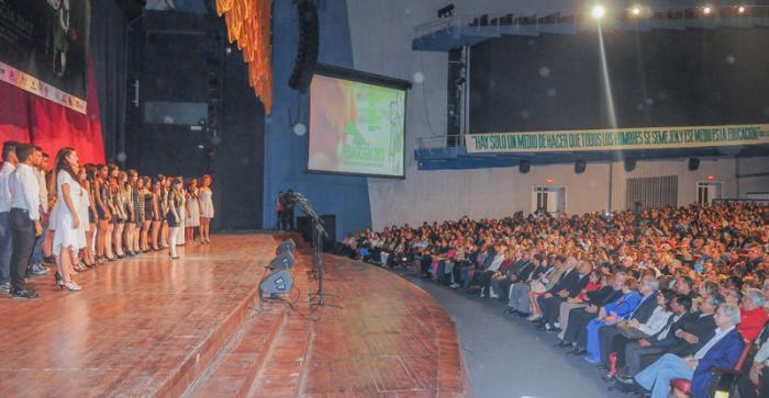 Inaugurado, Pedagogía 2017 en el Teatro Carlos Marx, Presidido por, Miguel Mario Díaz-Canel Bermúdez, Primer Vicepresidente de los Consejos de Estado y de Ministros de Cuba y la Ministra de Educación de la República de Cuba, Ena Elsa Velázquez Cobiella.