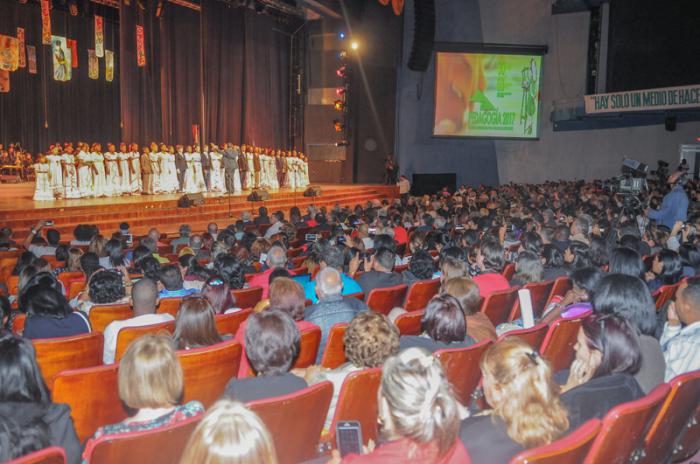 Inaugurado, Pedagogía 2017 en el Teatro Carlos Marx, Presidido por, Miguel Mario Díaz-Canel Bermúdez, Primer Vicepresidente de los Consejos de Estado y de Ministros de Cuba y la Ministra de Educación de la República de Cuba, Ena Elsa Velázquez Cobiella.