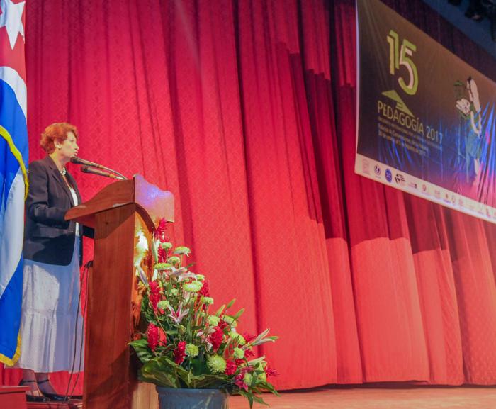 Inaugurado, Pedagogía 2017 en el Teatro Carlos Marx, Presidido por, Miguel Mario Díaz-Canel Bermúdez, Primer Vicepresidente de los Consejos de Estado y de Ministros de Cuba y la Ministra de Educación de la República de Cuba, Ena Elsa Velázquez Cobiella.