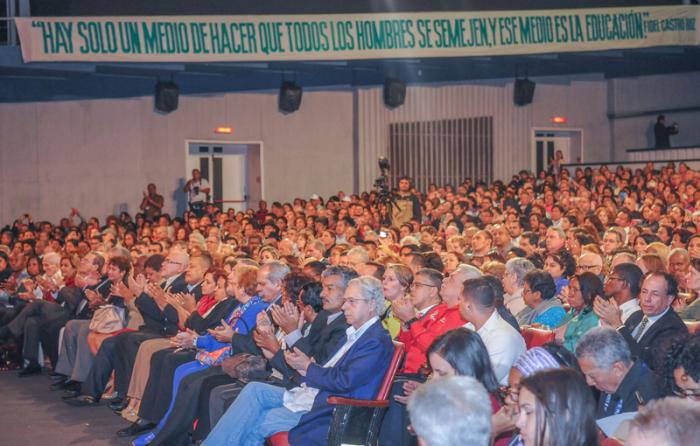 Inaugurado, Pedagogía 2017 en el Teatro Carlos Marx, Presidido por, Miguel Mario Díaz-Canel Bermúdez, Primer Vicepresidente de los Consejos de Estado y de Ministros de Cuba y la Ministra de Educación de la República de Cuba, Ena Elsa Velázquez Cobiella.