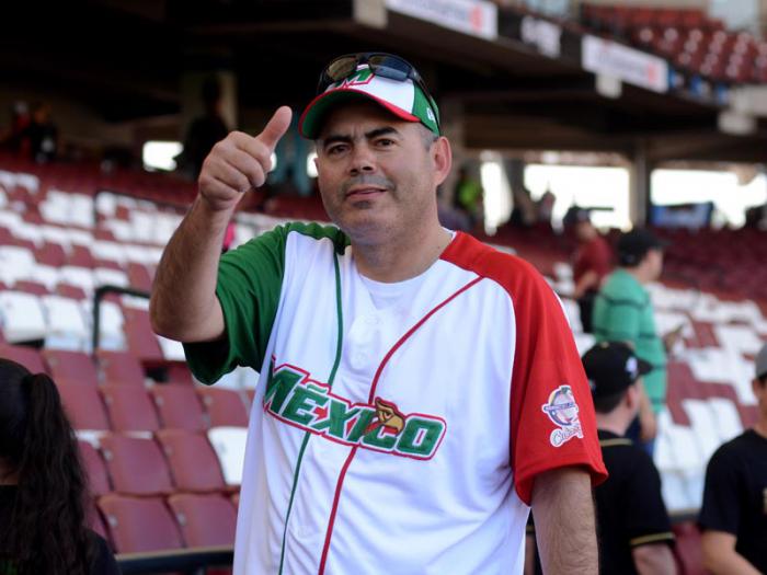 Beisbol-Serie del Caribe-Culiacan segundo partido previa del partido aficionados con los atletas.