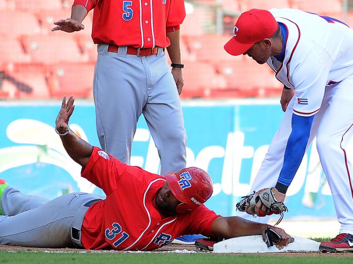 Beisbol-Serie del Caribe-Culiacan segundo partido previa del partido aficionados con los atletas.