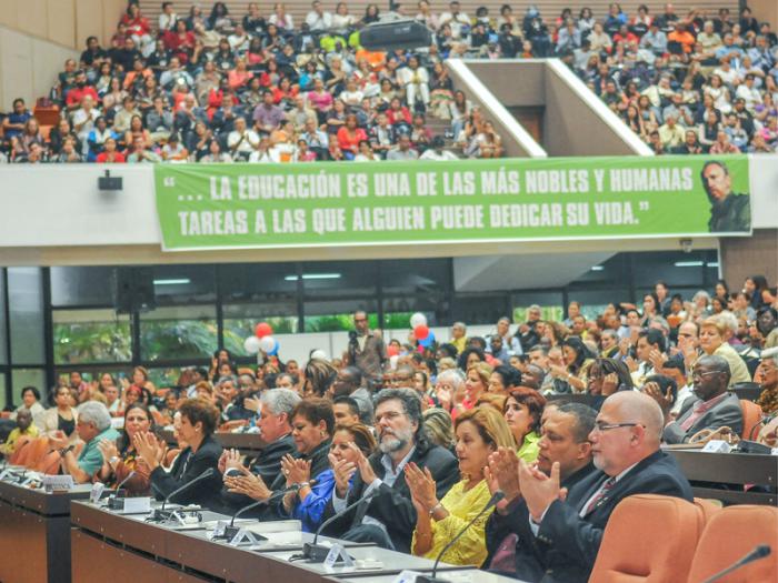 Clausura de Pedagogía 2017 en el Palacio de Convenciones de Cuba, La habana, Presiden, Miguel Díaz-Canel Bermúdez, Primer Vicepresidente de los Consejos de Estado y de Ministros de Cuba, Ministra de Educación - DrC. Ena Elsa Velázquez Cobiella.