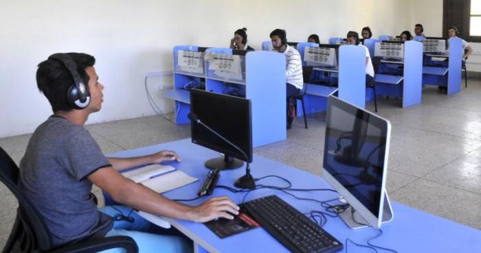 La preparación de los futuros profesionales le concede en la actualidad gran importancia al dominio del inglés como lengua extranjera.