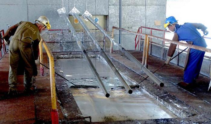 La fábrica, además de galvanizar sus productos, ofrece ese servicio a terceros. 
